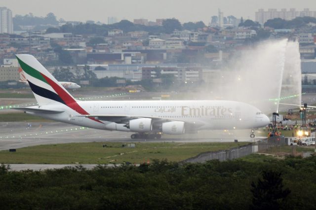 Airbus A380-800 (A6-EON)