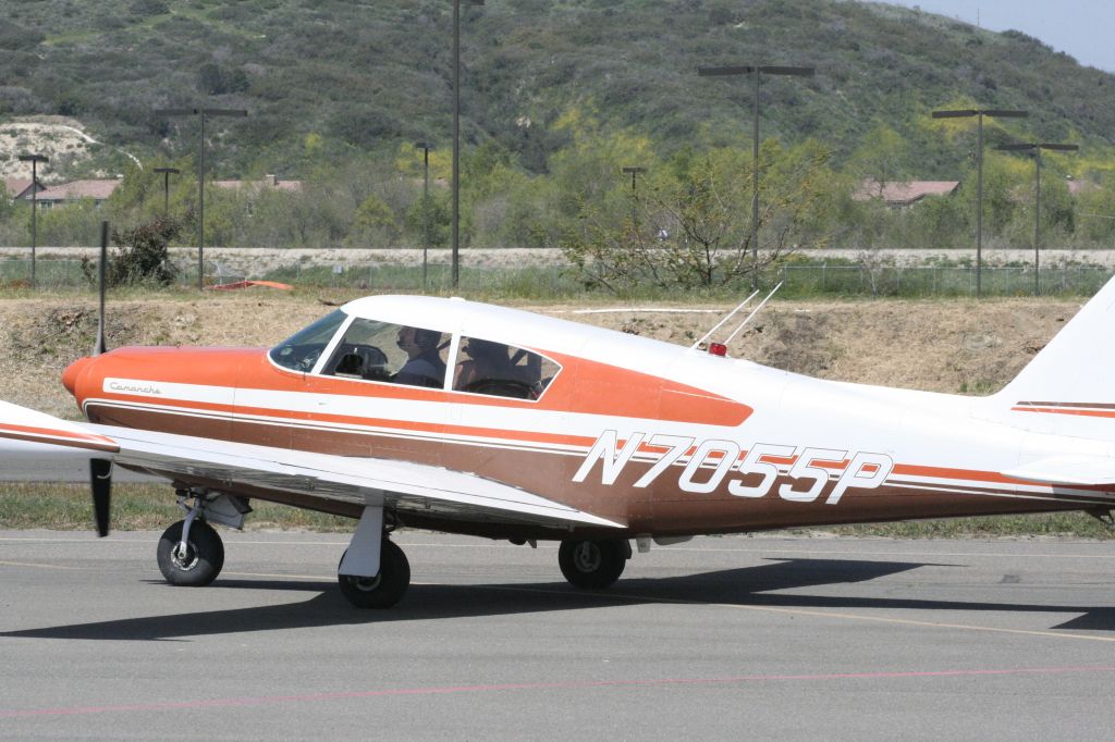 Piper PA-24 Comanche (N7055P)