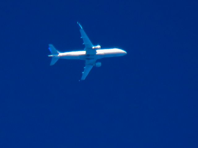 Embraer 175 (N152SY)