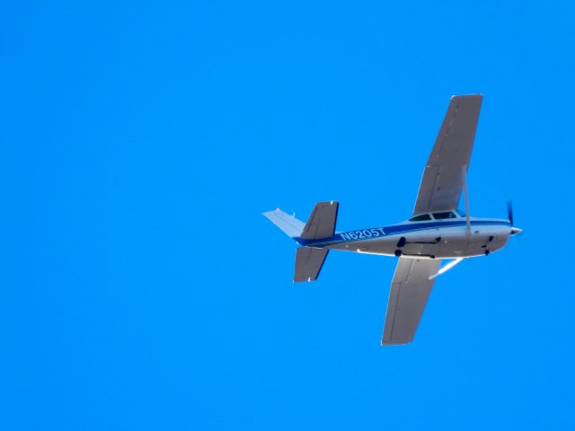 Cessna Skylane RG (N6205T)