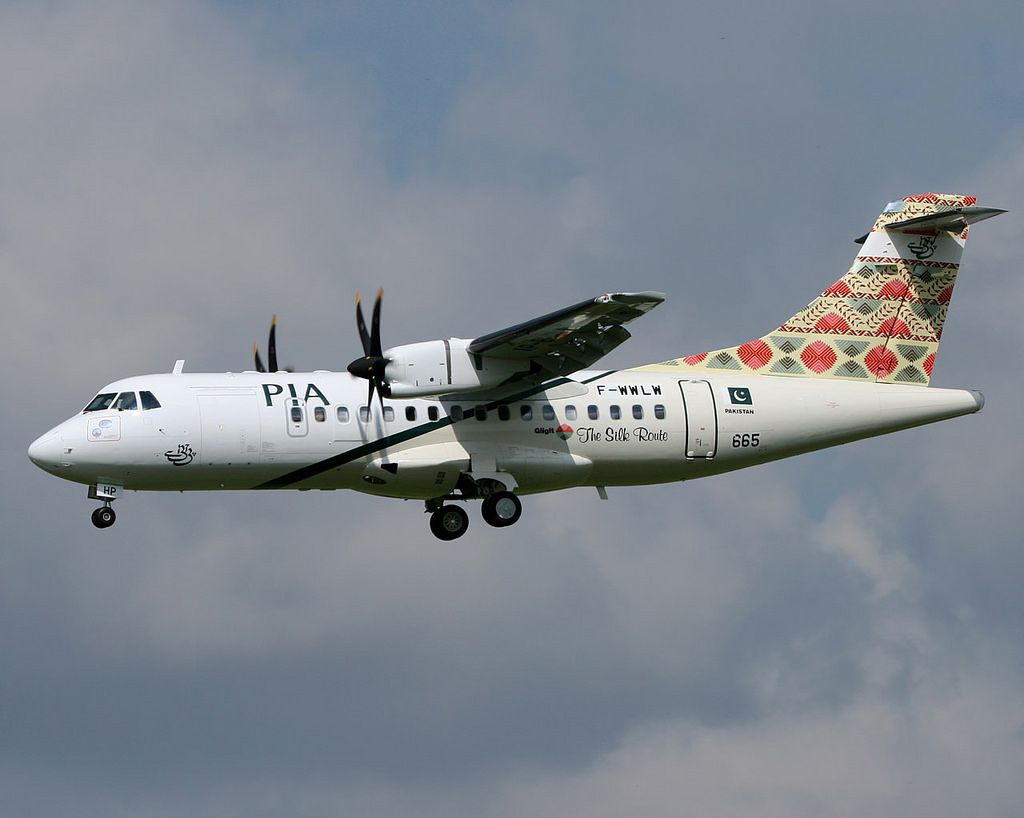 Aerospatiale ATR-42-300 (AP-BHP)