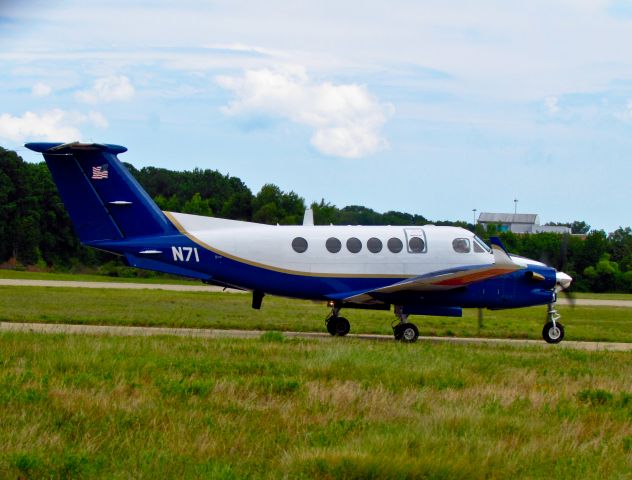 Beechcraft Super King Air 350 (N71)