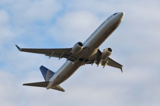 Boeing 737-900 (N61886)