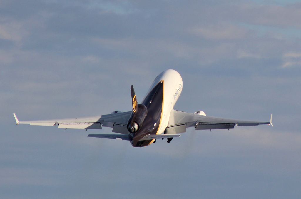 Boeing MD-11 (N260UP) - EAA 2018