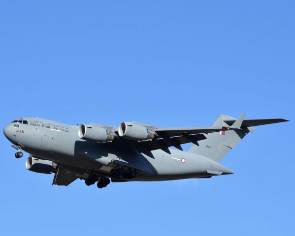 Boeing Globemaster III (A7-MAN) - LHOB 245 Heavy inbound pease from London Stenstand 