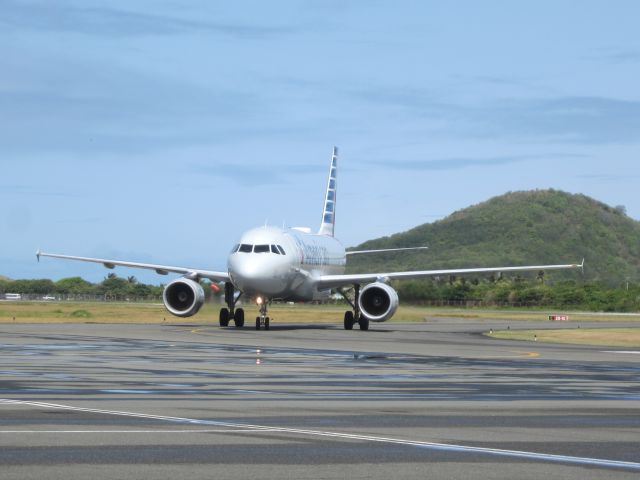 Airbus A320 (N708UW)
