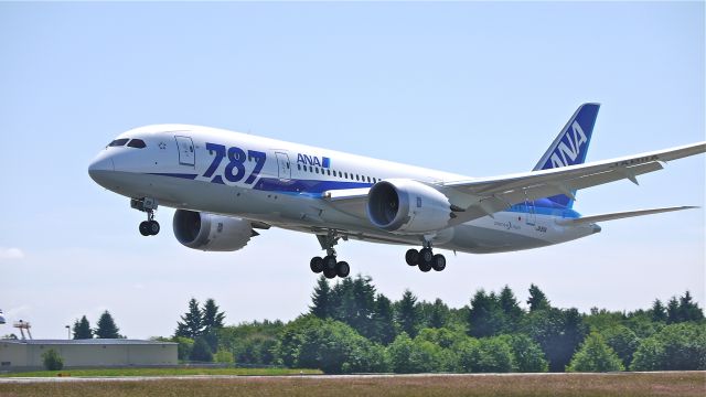 Boeing 787-8 (JA811A) - BOE508 (LN:51) on final approach to runway 34L after a flight test on 7/12/12.