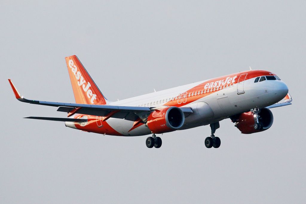 Airbus A320neo (G-UZHK) - EZY1806 returning from Keflavik