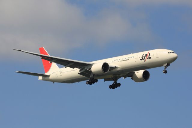 Boeing 777-200 (JA739J) - approaching 4R