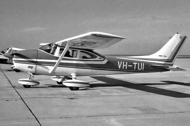 Cessna Centurion (VH-TUI) - CESSNA 182P SKYLANE - REG VH-TUI (CN 180-63230 ) - ESSENDON MELBOURNE VIC. AUSTRALIA - YMEN (23/11/1977)