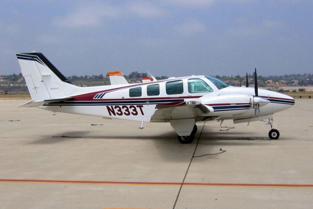 Beechcraft Baron (58) (N333T) - 2-Aug-07