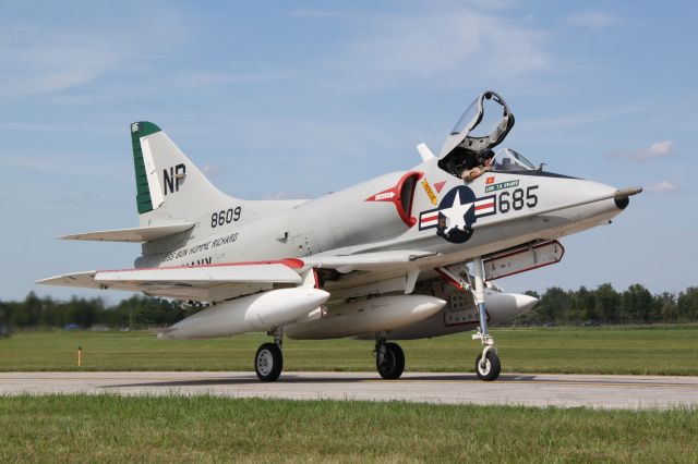 SINGAPORE TA-4 Super Skyhawk (N49WH)