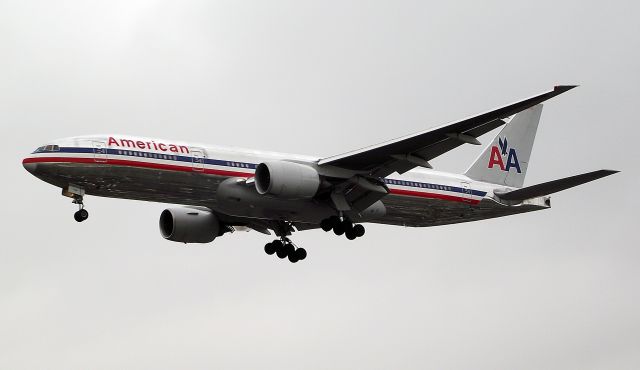 Boeing 777-200 (N753AN) - American Airlines