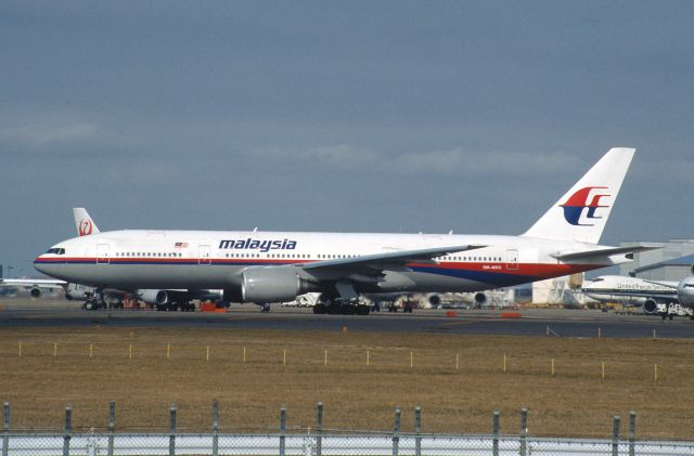 Boeing 777-200 (9M-MRG) - Departure at Narita Intl Airport Rwy34L on 2000/01/24