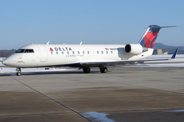 Canadair Regional Jet CRJ-200 (N8659B)