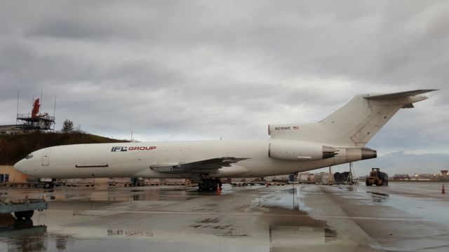 BOEING 727-200 (N216WE)