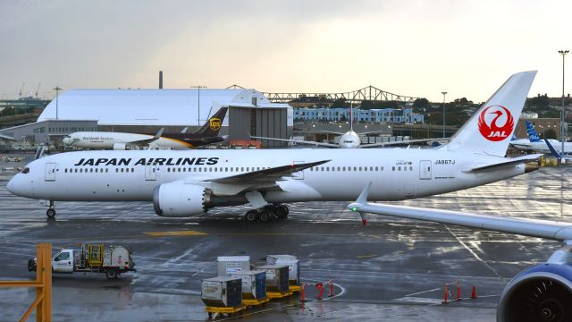 Boeing 787-9 Dreamliner (JA867J) - Japan Airlines Boeing 787-9 Dreamliner JA867J in Boston 