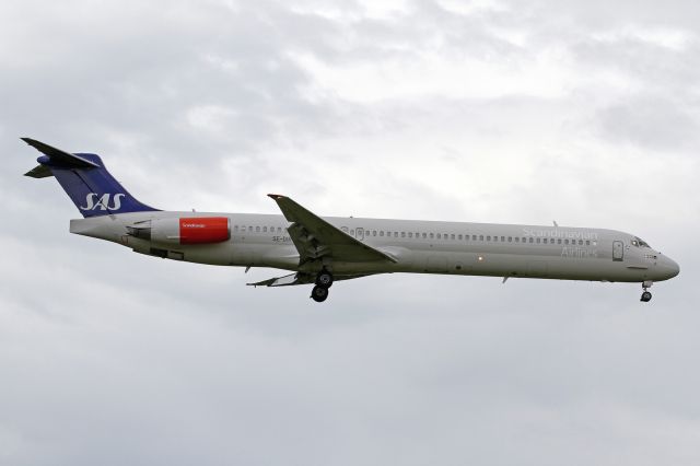 McDonnell Douglas MD-81 (SE-DIR)