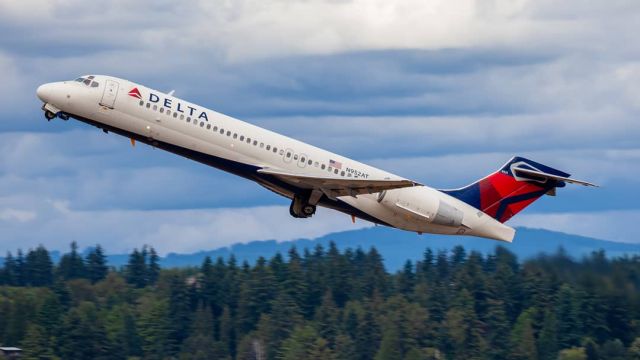 Boeing 717-200 (N952AT)