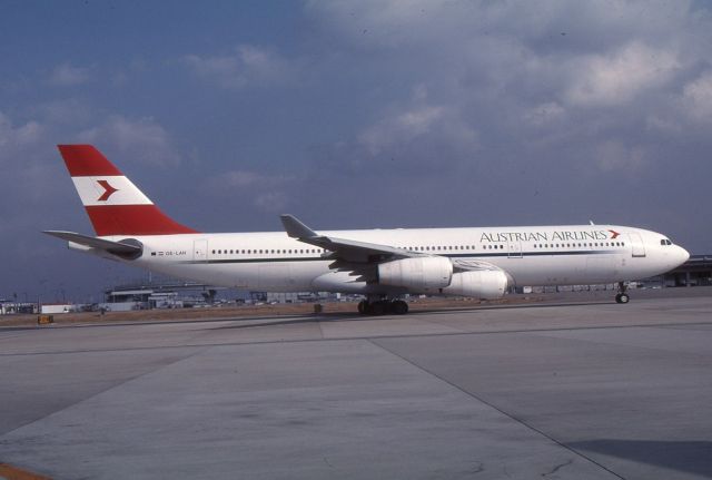 Airbus A340-200 (ОELAH)