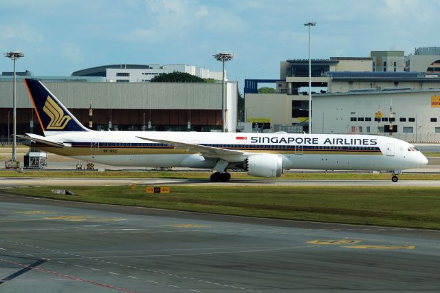 BOEING 787-10 Dreamliner (9V-SCZ)
