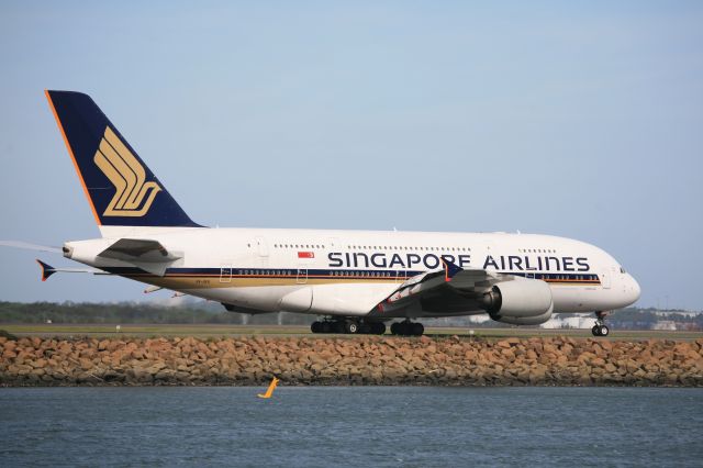 Airbus A380-800 (9V-SKG) - Singapore Airlines  Airbus A380-841  9V-SKG