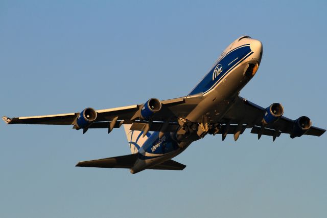 Boeing 747-400 (VQ-BFX)