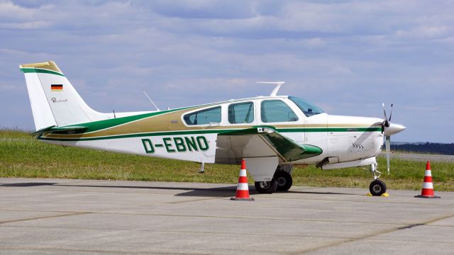 Beechcraft Bonanza (33) (D-EBNO)