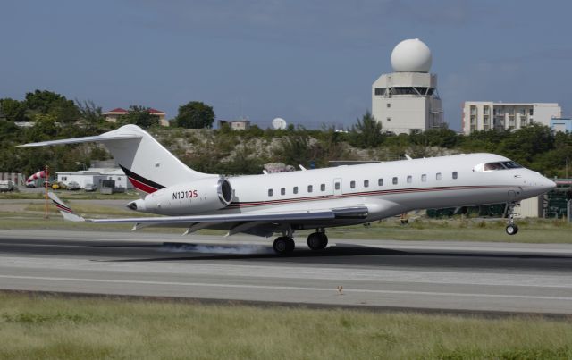 Bombardier Global 5000 (N101QS)