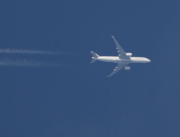 Airbus A350-900 (F-WWYB) - VOL TEST AIRBUS A350-941 VERTICAL COTE VENDEE 35 000 FT LE 8-09-2014 A 18H30