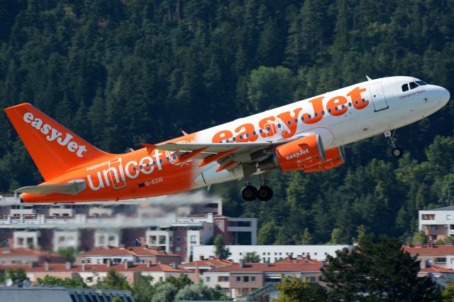 Airbus A319 (G-EZIO)