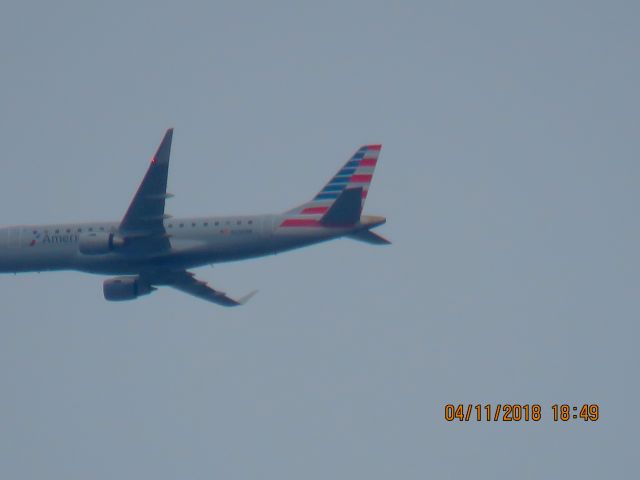 Embraer 175 (N236NN)