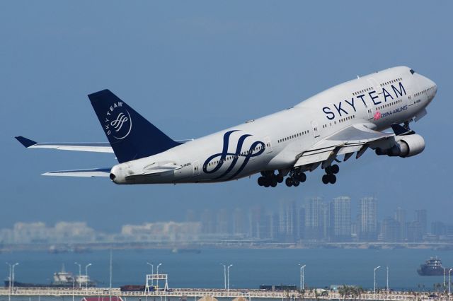 Boeing 747-200 (B-18206) - Boeing 747-400 skyteam livery