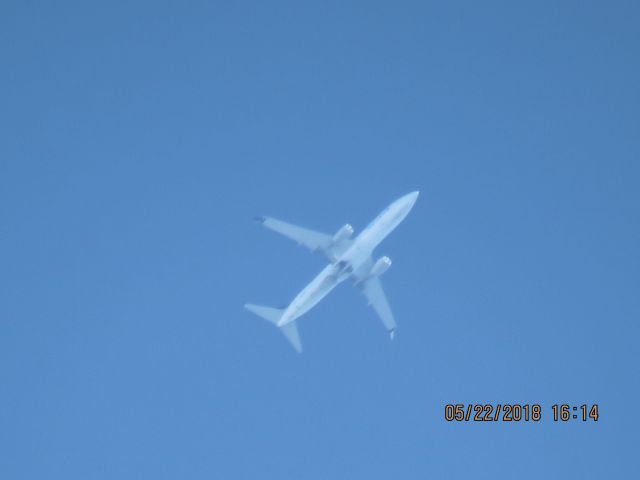 Boeing 737-800 (N76516)