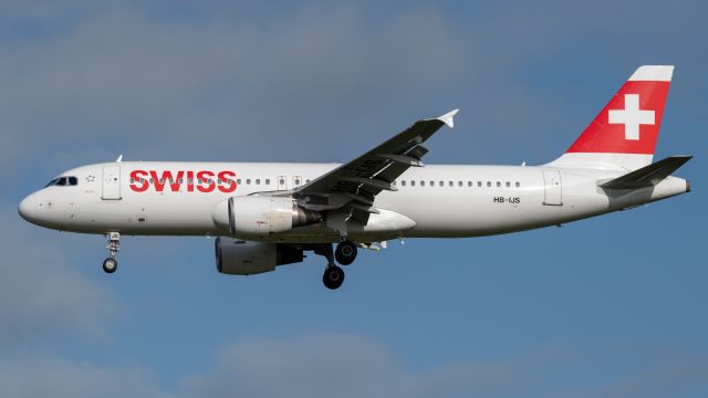 Airbus A320 (HB-IJS)