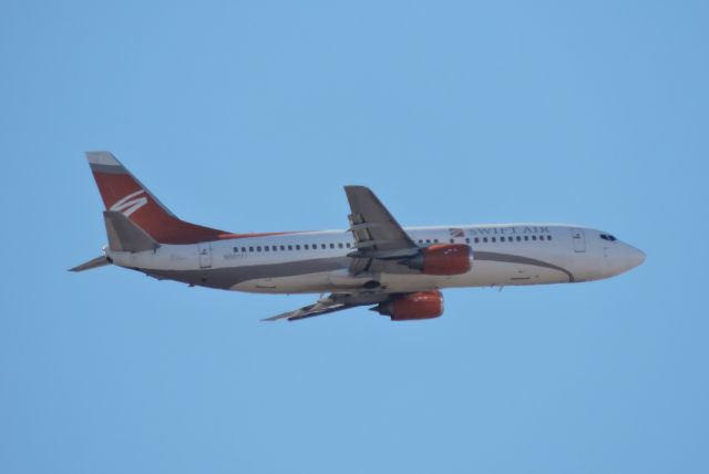 BOEING 737-400 (N801TJ) - Minutes before landing, Feb. 2018.