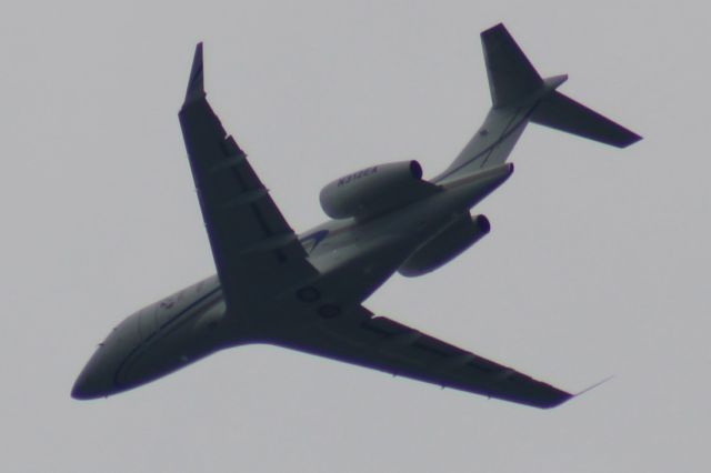 Canadair Challenger 350 (N312EA) - This Challenger 350, flying to KPWK from KPSP being operated by Vista America (according to FR24 it is) 