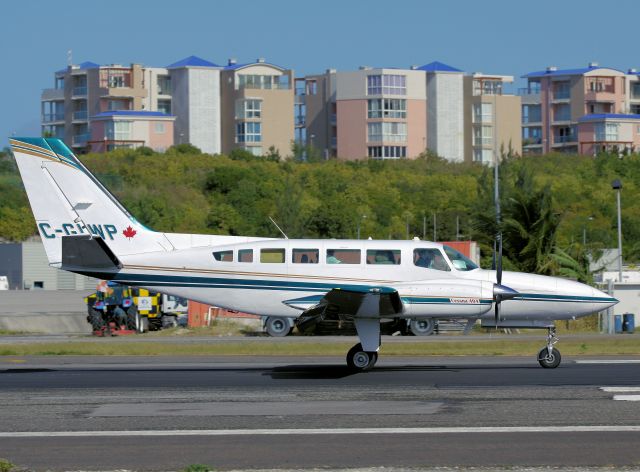 Cessna 402 (C-GIWP)