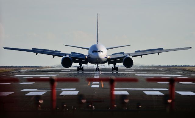 Boeing 777-200 (JA706A)