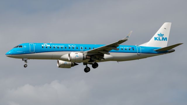 Embraer ERJ-190 (PH-EZW)