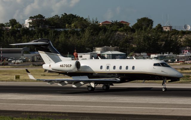 Bombardier Challenger 300 (N670CP)