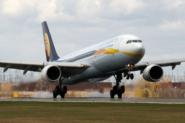 Airbus A330-300 (VT-JWR)