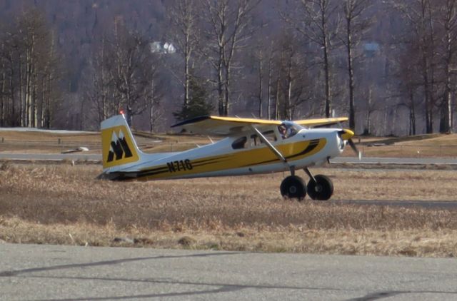 Cessna Skywagon 180 (N716) - Landing on Runway 16-34