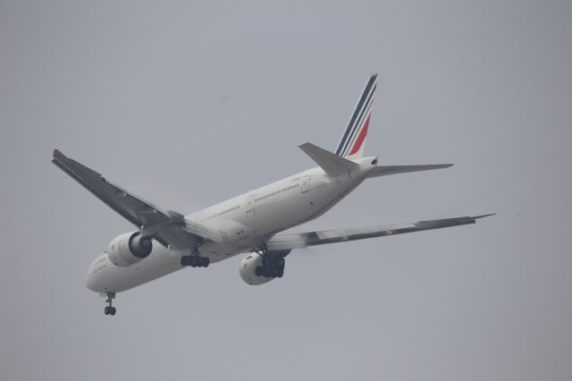 BOEING 777-300ER (F-GSQC)