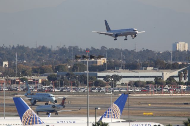 Boeing 757-200 —