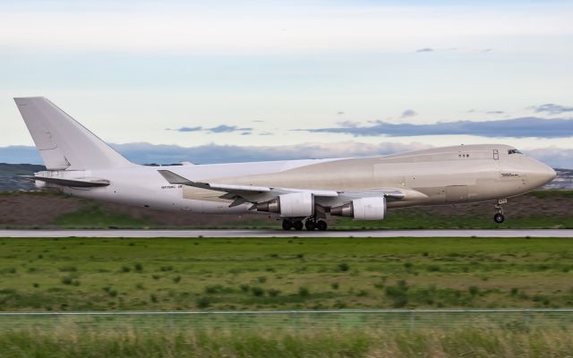 Boeing 747-400 (N476MC)