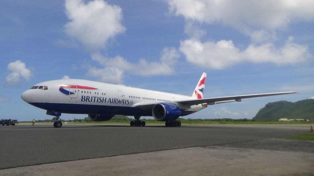 Boeing 777-200 (G-YMMO)