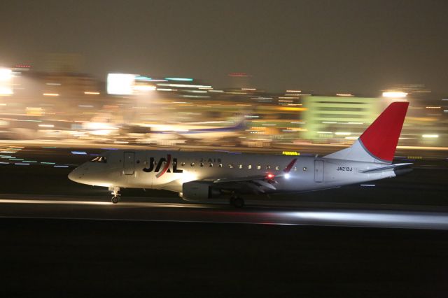 Embraer 170/175 (JA213J)