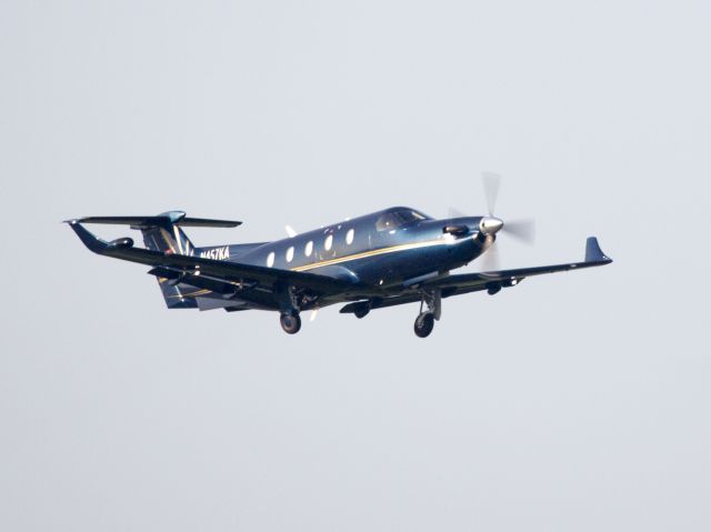 Pilatus PC-12 (N457KA) - Take off runway 19 | 13 June 2015.