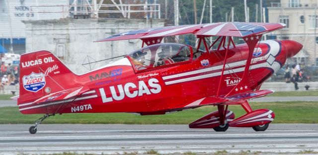 Beechcraft Beechjet (N49TA) - Mike Wiskus sets off in his Pitts Special at the Canadian International Airshow